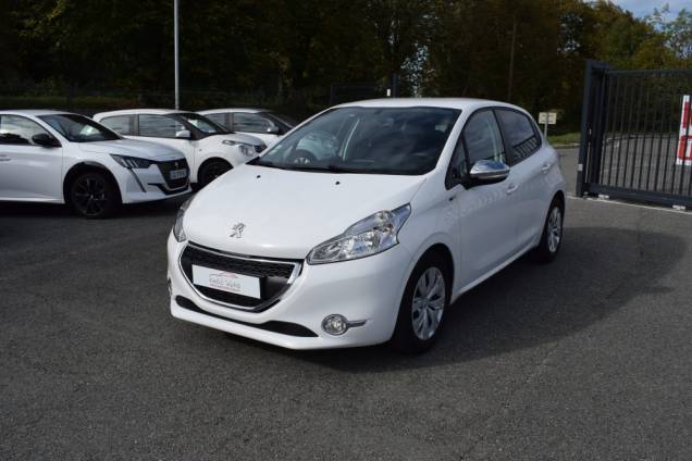 PEUGEOT 208 1.6 HDI 92 CV STYLE / 5 PORTES 1 PEUGEOT 208 1.6 HDI 92 CV STYLE / 5 PORTES 1
