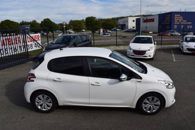PEUGEOT 208 1.6 HDI 92 CV STYLE / 5 PORTES 10 PEUGEOT 208 1.6 HDI 92 CV STYLE / 5 PORTES 10