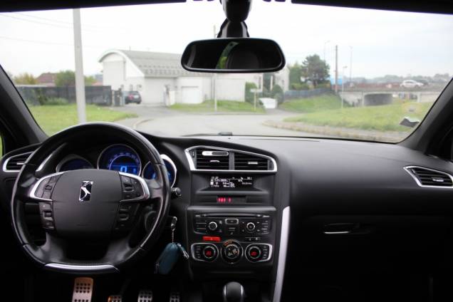 CITROEN DS4 SO CHIC 1.6 HDI 112 CV BVM / ORIGINE FRANCE 9