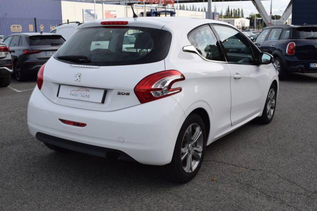 PEUGEOT 208 FÉLINE 1.6 120 CV BOITE AUTOMATIQUE / 1ère MAIN / 36700 KMS 4 PEUGEOT 208 FÉLINE 1.6 120 CV BOITE AUTOMATIQUE / 1ère MAIN / 36700 KMS 4