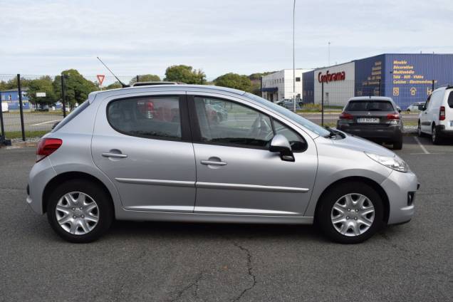 PEUGEOT 207 1.4 16 V 90 CV PRENIUM / 5 PORTES / BOITE AUTOMATIQUE / 39500 KMS 8 PEUGEOT 207 1.4 16 V 90 CV PRENIUM / 5 PORTES / BOITE AUTOMATIQUE / 39500 KMS 8