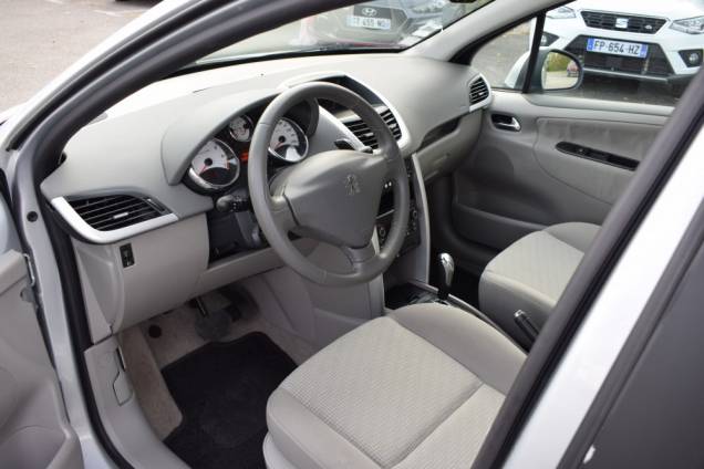 PEUGEOT 207 1.4 16 V 90 CV PRENIUM / 5 PORTES / BOITE AUTOMATIQUE / 39500 KMS 13 PEUGEOT 207 1.4 16 V 90 CV PRENIUM / 5 PORTES / BOITE AUTOMATIQUE / 39500 KMS 13