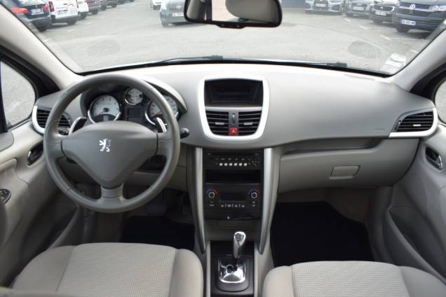 PEUGEOT 207 1.4 16 V 90 CV PRENIUM / 5 PORTES / BOITE AUTOMATIQUE / 39500 KMS 14 PEUGEOT 207 1.4 16 V 90 CV PRENIUM / 5 PORTES / BOITE AUTOMATIQUE / 39500 KMS 14