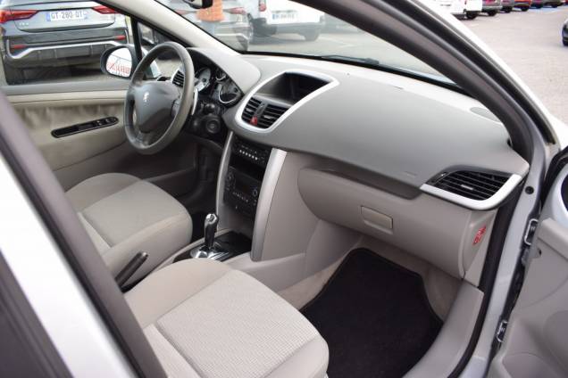 PEUGEOT 207 1.4 16 V 90 CV PRENIUM / 5 PORTES / BOITE AUTOMATIQUE / 39500 KMS 15 PEUGEOT 207 1.4 16 V 90 CV PRENIUM / 5 PORTES / BOITE AUTOMATIQUE / 39500 KMS 15