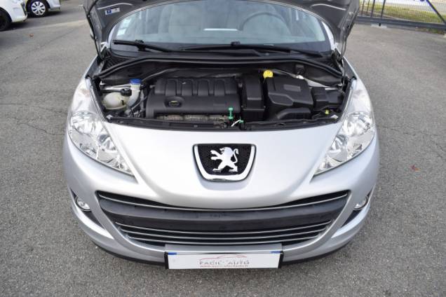 PEUGEOT 207 1.4 16 V 90 CV PRENIUM / 5 PORTES / BOITE AUTOMATIQUE / 39500 KMS 17 PEUGEOT 207 1.4 16 V 90 CV PRENIUM / 5 PORTES / BOITE AUTOMATIQUE / 39500 KMS 17