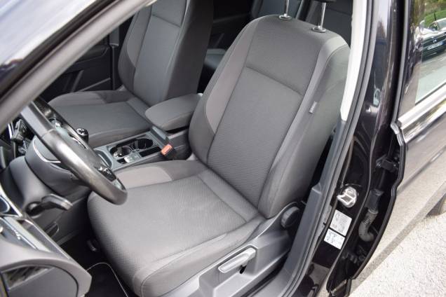 VOLKSWAGEN TOURAN TRENDLINE 7 PLACES 110 CV / ATTELAGE 10