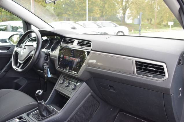 VOLKSWAGEN TOURAN TRENDLINE 7 PLACES 110 CV / ATTELAGE 21