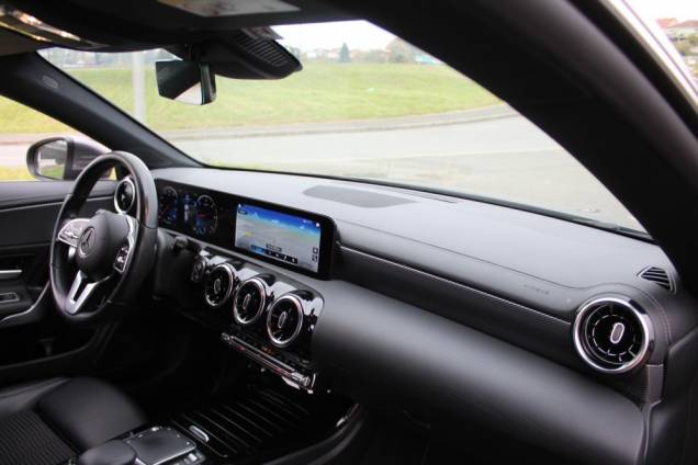 MERCEDEZ BENZ CLA SHOOTING BRAKE PROGRESIVE LINE 200D 150 CV 8G-DCT / ORIGINE FRANCE 12